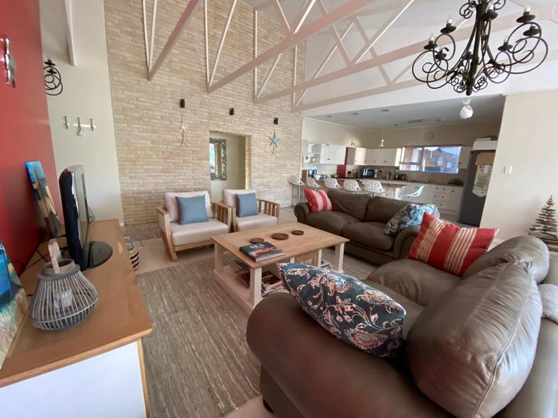 To Let 4 Bedroom Property for Rent in Onrus Western Cape